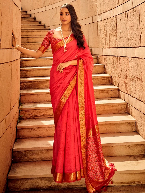 Women's Silk Blend Pink Woven Design Designer Saree With Blouse Piece Soft Knit Blouse Women's Silk Blend Pink Woven Design Designer Saree With Blouse Piece Soft Knit Blouse