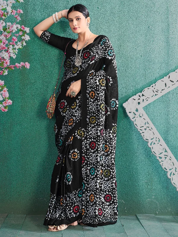 Women's Cotton Black Printed Designer Saree With Blouse Piece Peter Pan Collar Blouse Women's Cotton Black Printed Designer Saree With Blouse Piece Peter Pan Collar Blouse