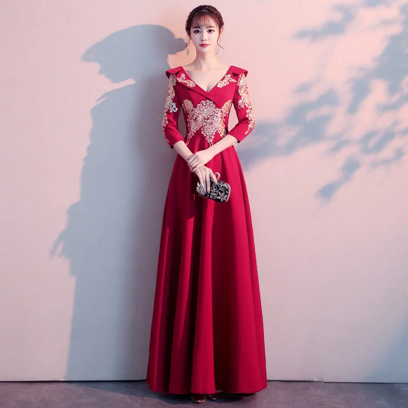 Floral Embroidery V Neck Pleated Skirt Chinese Wedding Party Dress Bodycon Fitted Nightout Floral Embroidery V Neck Pleated Skirt Chinese Wedding Party Dress Bodycon Fitted Nightout