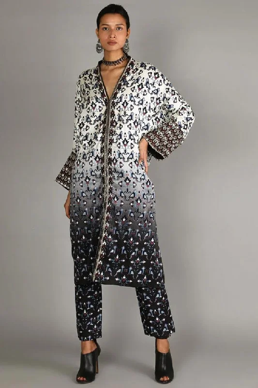 BLACK AND WHITE OMBRE GEOMETRIC DAMASK PRINT JACKET WITH BLACK GEOMETRIC DAMASK PRINT PANT WITH EMBROIDERY DETAILING Classic Cropped Pants BLACK AND WHITE OMBRE GEOMETRIC DAMASK PRINT JACKET WITH BLACK GEOMETRIC DAMASK PRINT PANT WITH EMBROIDERY DETAILING Classic Cropped Pants
