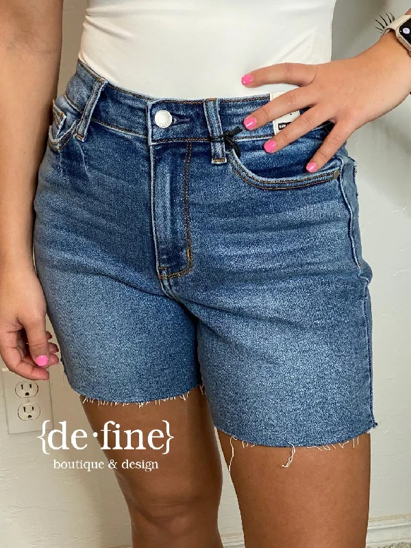 Judy Blue Raw Hem Shorts in Regular & Curvy