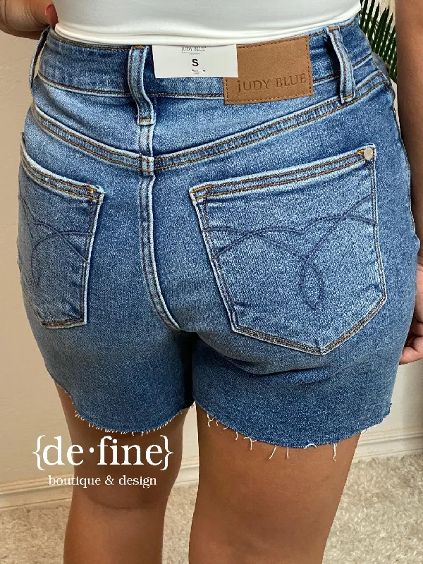 Judy Blue Raw Hem Shorts in Regular & Curvy