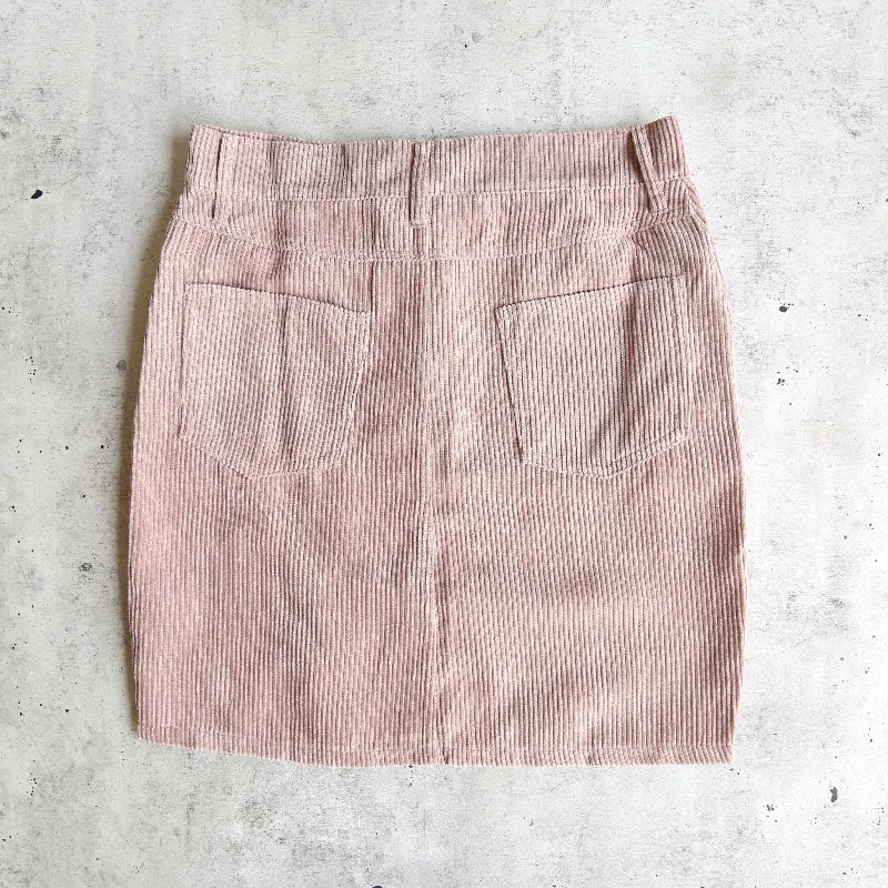 Motel - Broom Corduroy Skirt in Baby Pink